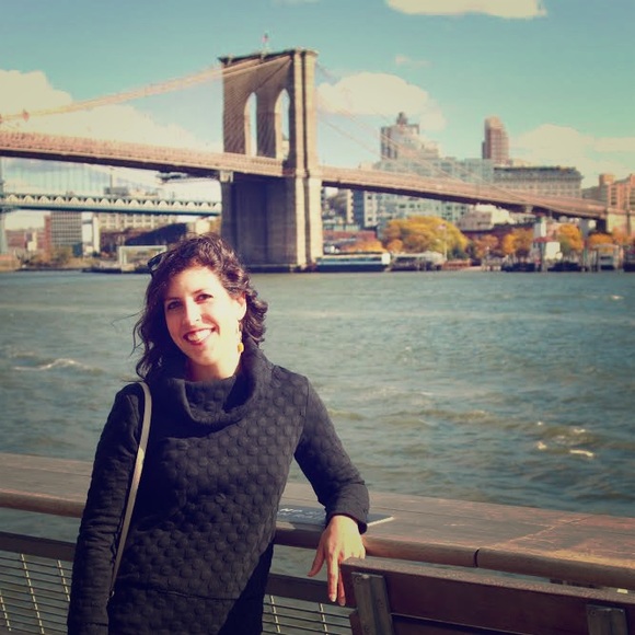 Meet your Posher, Isabelle - Picture 1 of 3